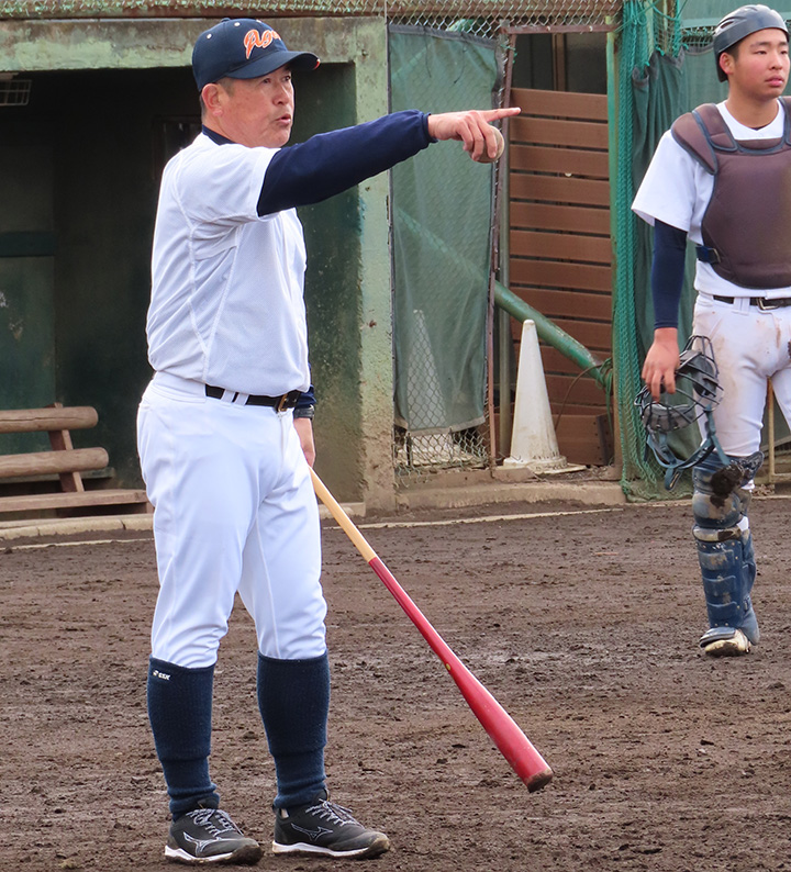 上尾高校野球部　創部60周年記念誌　『白球との歩み』 非売品 高校野球＞埼玉県大会、きょう準決勝 上尾―浦和学院を展望 4強唯一の