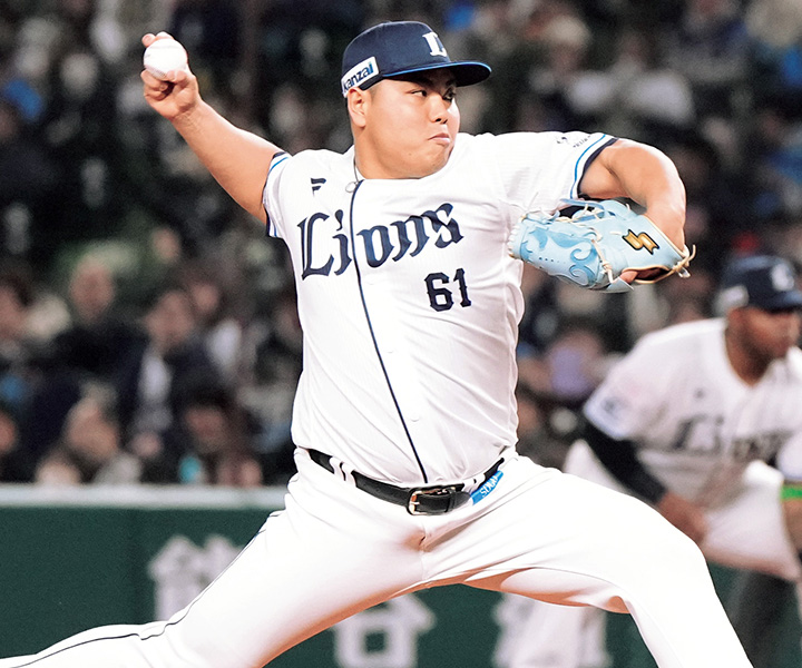【連続写真】西武・平良海馬「下半身と上半身の入れ替えや体重移動などが思考されたフォーム」