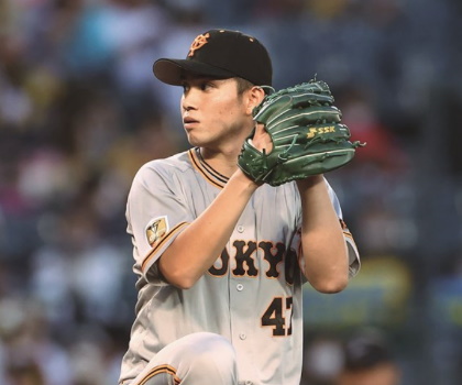 【連続写真】巨人・高橋優貴「角度のあるボールが特徴も、いかにトップを安定させるか。腕だけで操作するのではなく、軸の傾きで左腕を上げること」