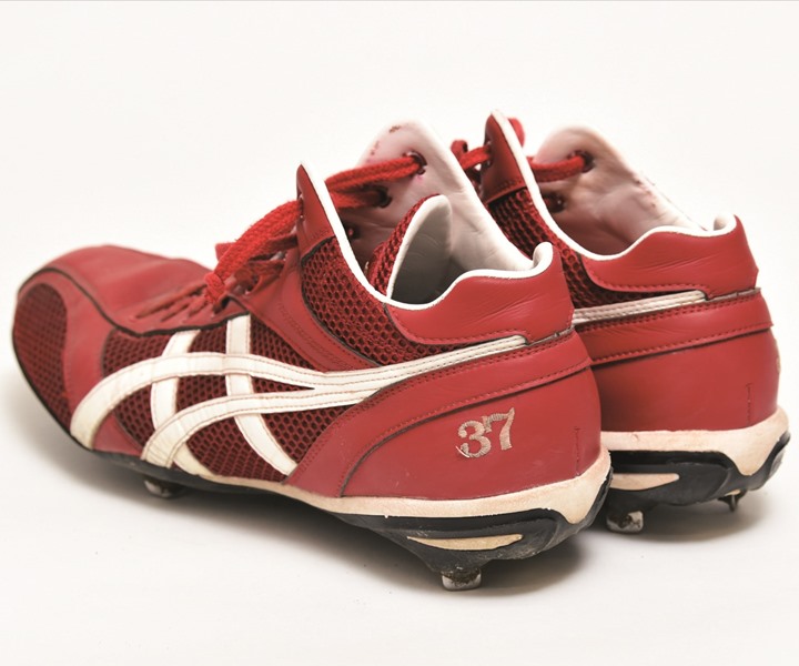 asics 野間峻祥選手実使用スパイク 37 広島・野間峻祥 アシックスのスパイク 素足感覚を目指し、履いて