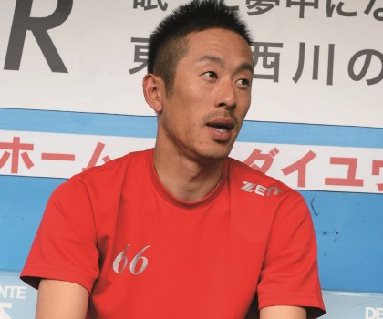 ロッテ・岡田幸文を支えるゼットのスパイク