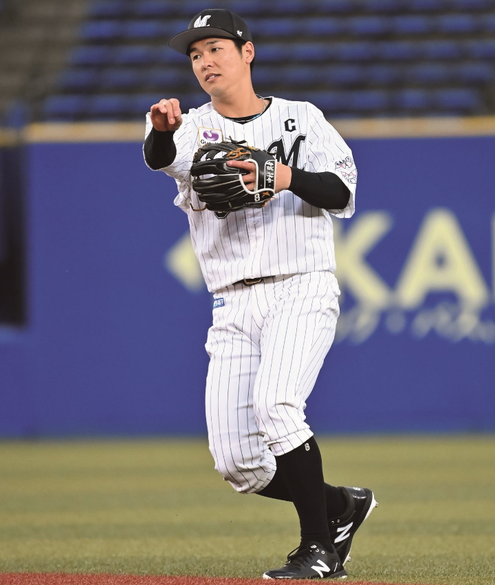 ロッテ・中村奨吾 ゼットのグラブ “使い続ける”を念頭にすべての
