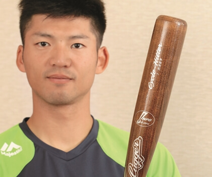 ヤクルト・西浦直亨　久保田スラッガーのバット “2年目”の黒バットで打撃開花を目指す