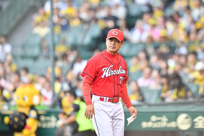 広島・緒方孝市監督　勝利と育成を両立／指揮官が見据える2018