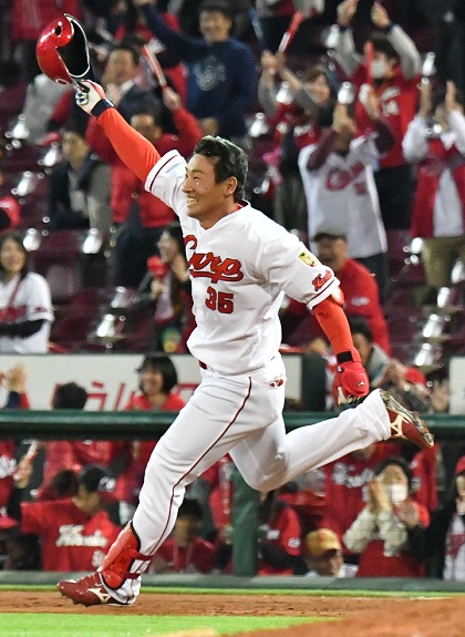 広島・下水流昂　チーム一丸の勝利の最後を締めるサヨナラ打／試合を決めたあのプレー