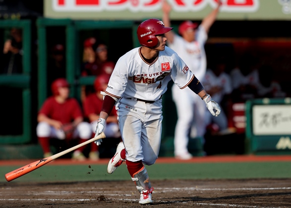 凩　文次郎さま専用　入手困難品　オリックス　楽天　日本ハム　ヘルメット オリックス小田裕也が今季限り引退、T-岡田、安達了一、比嘉幹貴