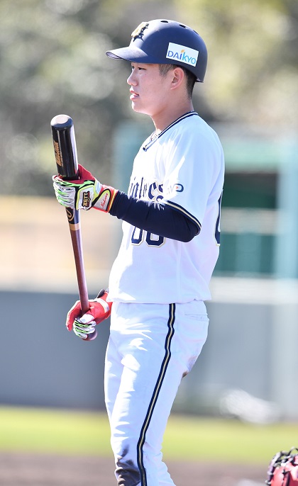 オリックス・西浦颯大 19歳が開幕スタメンへ猛アピール／春の一番星を