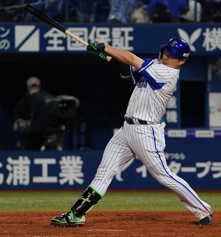 プロ野球 NPB 横浜 DeNA ベイスターズ 佐野恵太 バット 手袋