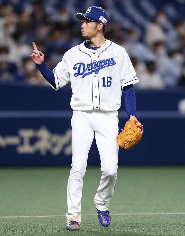 中日・又吉克樹 ピンチでも冷静なサイドスロー／陰のチームMVP | 野球