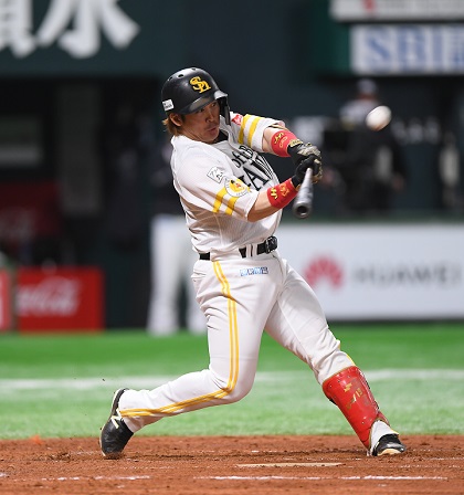 ソフトバンク・甲斐拓也　目の前の1打席よりも、1年間の500打席／今季はひと味違います