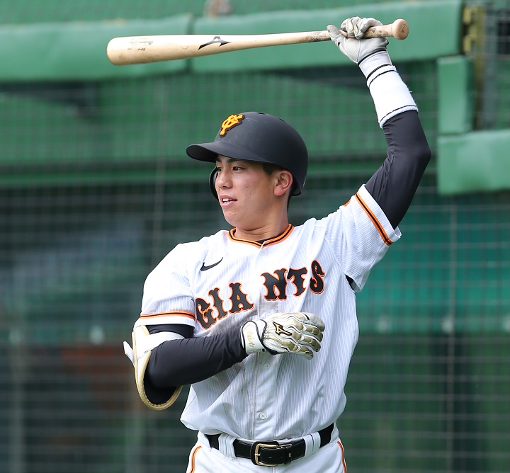 巨人・門脇誠　レジェンドに挑む「ストロング」／春の一番星を探して