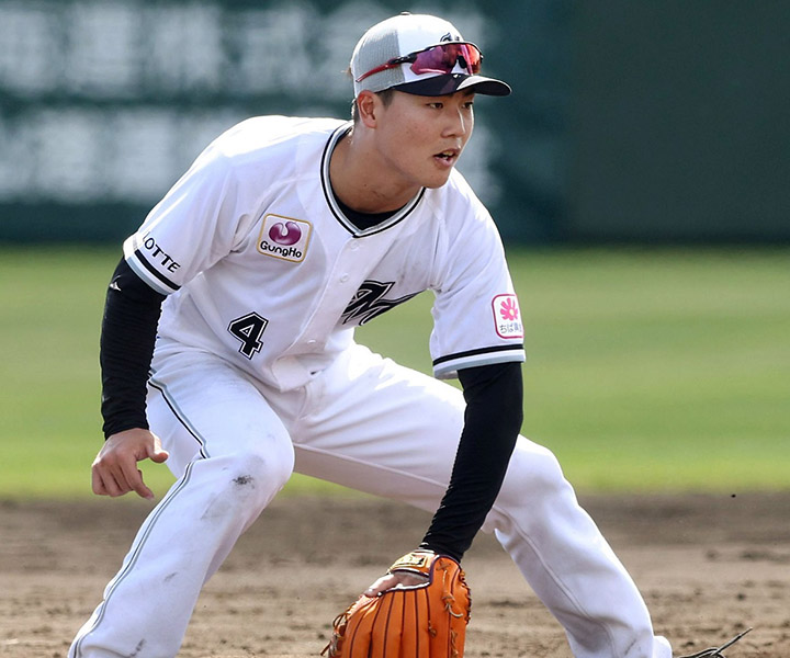 ロッテ・友杉篤輝　正遊撃手の地位を確立へ／2年目のジンクスに挑む