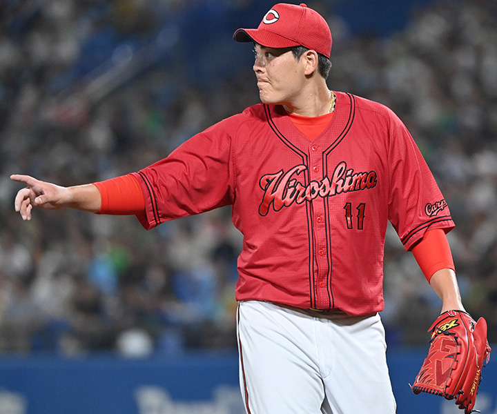 広島・九里亜蓮　気合をみなぎらせ、最終盤にスタンバイ／このままでは終わらない