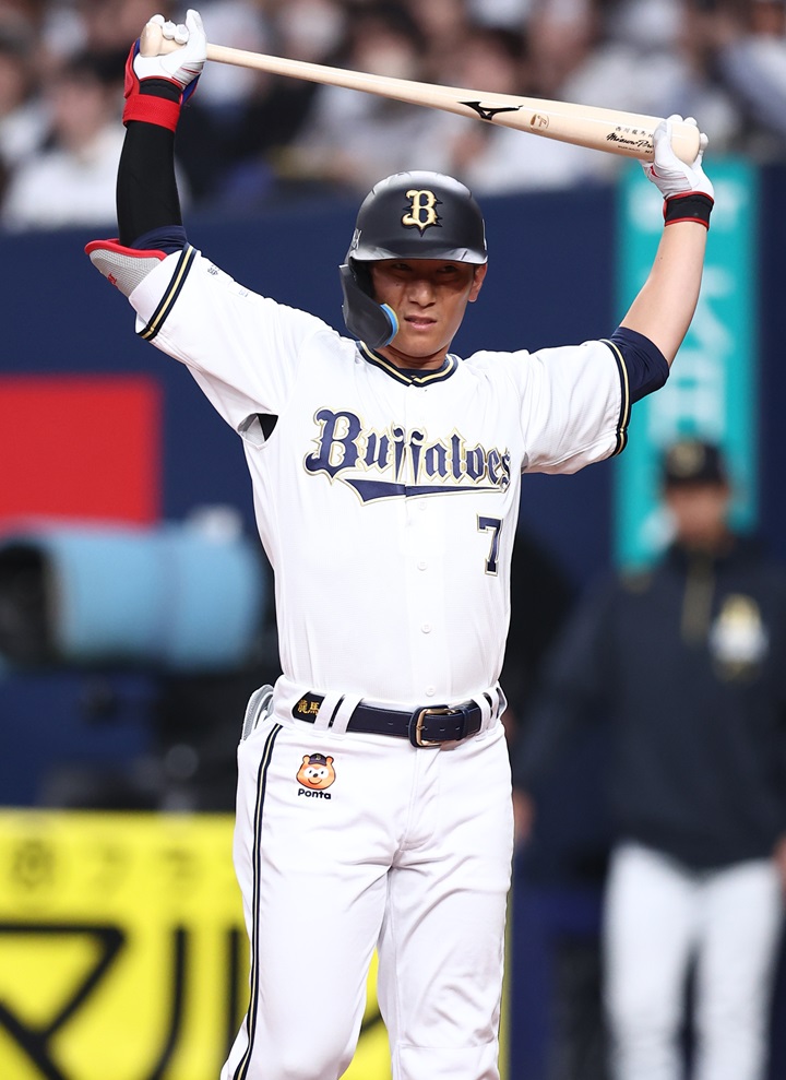 オリックス・西川龍馬　挑戦しながら原点回帰「ダメだったら元に戻るんです」／新天地1年目を終えて