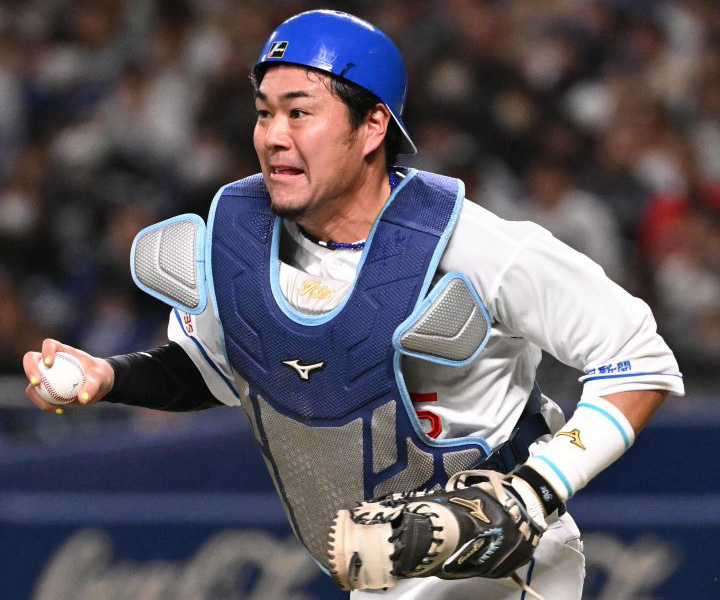 中日・木下拓哉　勝てる捕手を目指して／節目の年を迎えて