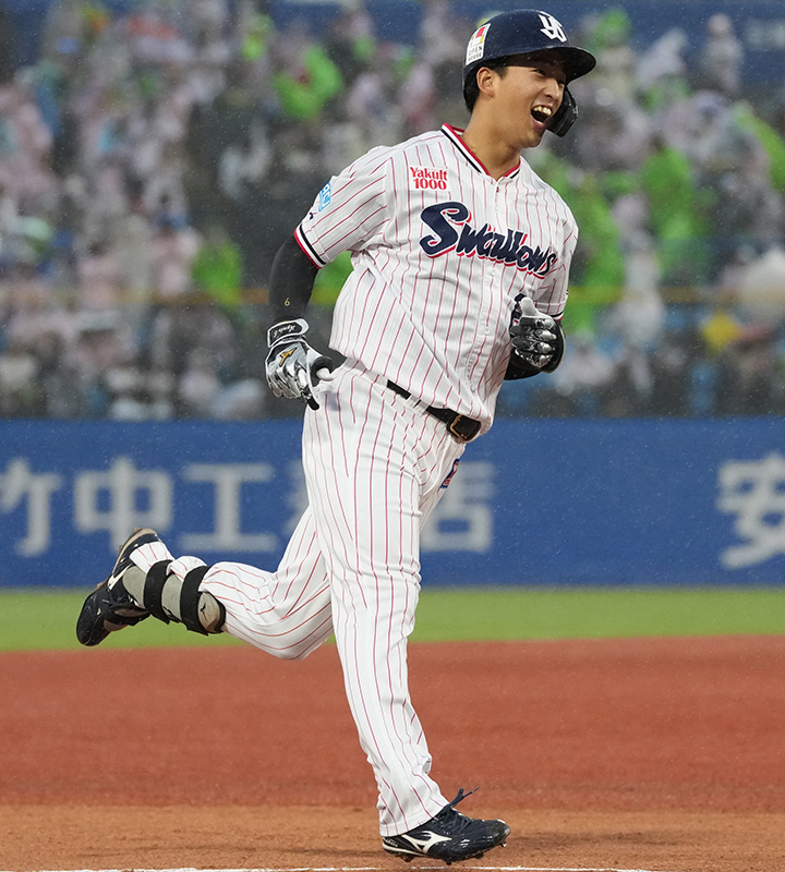 歴代シーズン最多本塁打記録】村上宗隆56号達成！プロ野球日本選手