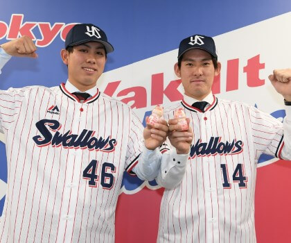 ヤクルト 高梨裕稔と太田賢吾が入団会見