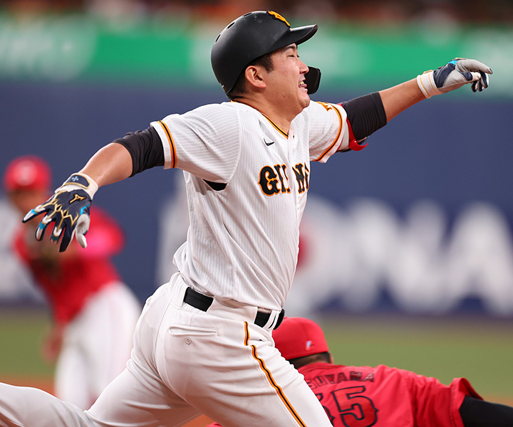 伊原春樹コラム「菊池涼介のビッグプレーに助けられた広島バッテリー。勝負どころでは投手に対しても厳しく攻めていくべきだ」