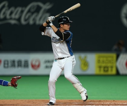 日本ハム・渡邉諒内野手「近藤さんと松本さんと徳之島へ」／自主トレ
