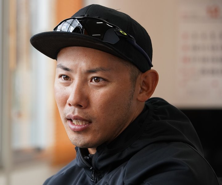 日本ハム・矢野謙次 アシックスのバット 2人の好打者モデルの