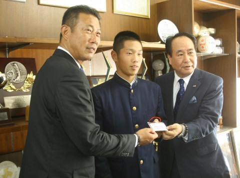 ヤクルト5位 古賀優大 明徳義塾高 捕手 プロで目指す 侍への道 野球コラム 週刊ベースボールonline