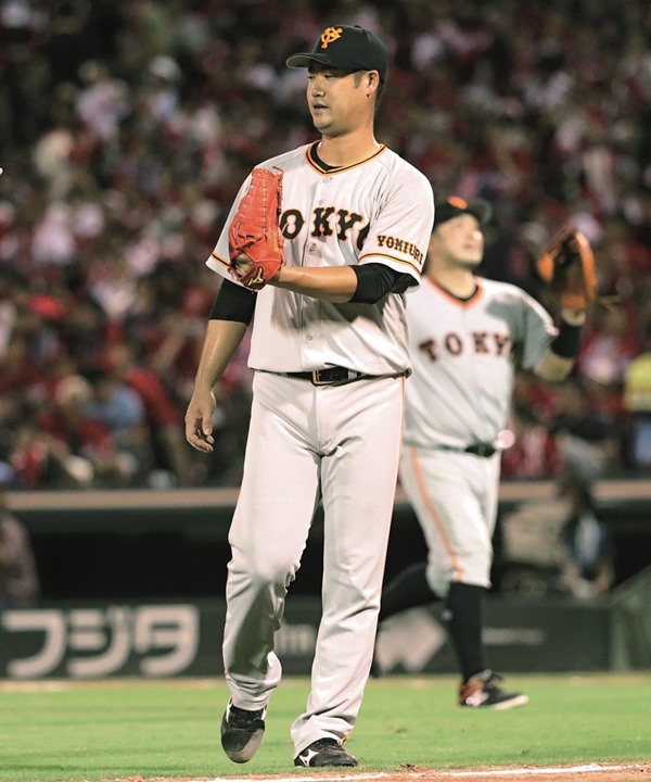 本命ギフト 元阪神タイガース岩田稔投手実使用スパイク シューズ 