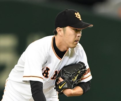 田原誠次選手のサイン入りスパイク