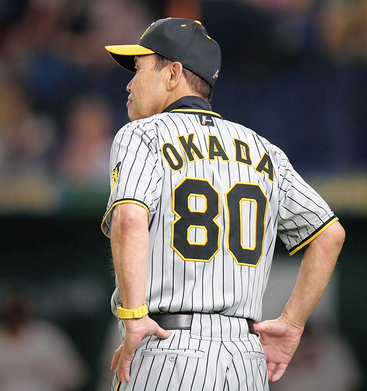 阪神タイガース 　ユニフォーム　岡田彰布　Mサイズ　岡田監督　ミズノ く日はお得♪ 阪神タイガース Mサイズ 岡田彰布 チャンピオン