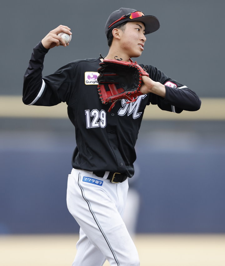激安超特価 最大80%オフ  ロッテ・勝又琉偉 アグレッシブな三塁手に「将来はアベレージ 応援グッズ