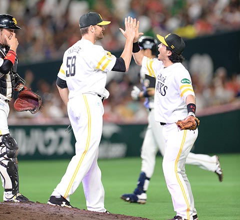 守護神がきっちり仕事をした15年のプロ野球 野球コラム 週刊ベースボールonline