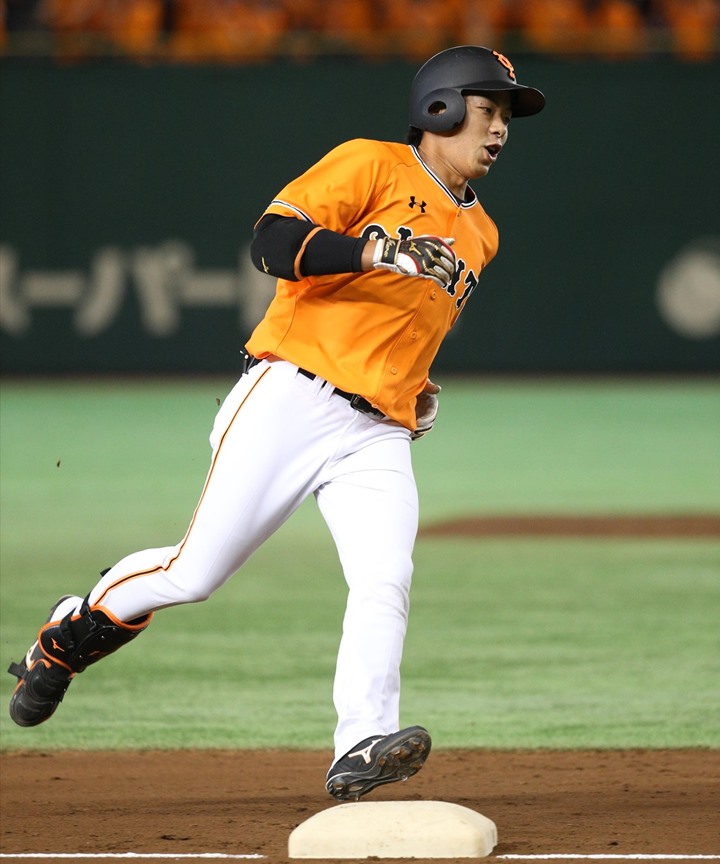 巨人 広報部兼ブランドコミュニケーション部 橋本到 選手とファンをつなぐ存在に 普段 見ることができない選手の一面や 素顔を引き出していけるように 野球コラム 週刊ベースボールonline