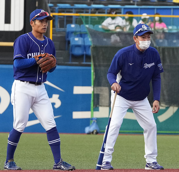 中日2 片岡篤史監督の阪神バッティングコーチ時代のサイン 片岡篤史が