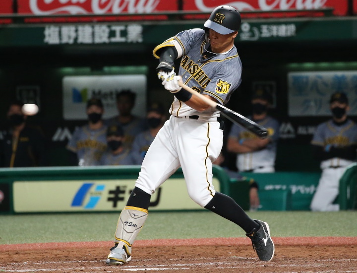 佐藤輝明 バッティンググローブ