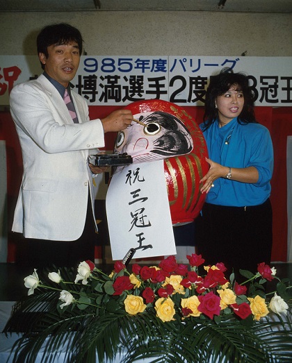 信子夫人にハッパをかけられ全試合出場で2度目の三冠王を獲得した落合博満／プロ野球仰天伝説173
