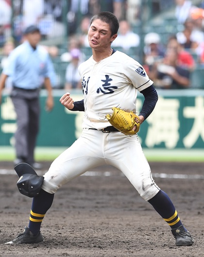 無四球完封！創志学園の2年生エース・西純矢がガッツポーズに込める責任感