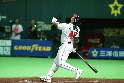 ダイエー・ニエベス、天井直撃のタイムリー内野安打？（2000年8月19日）