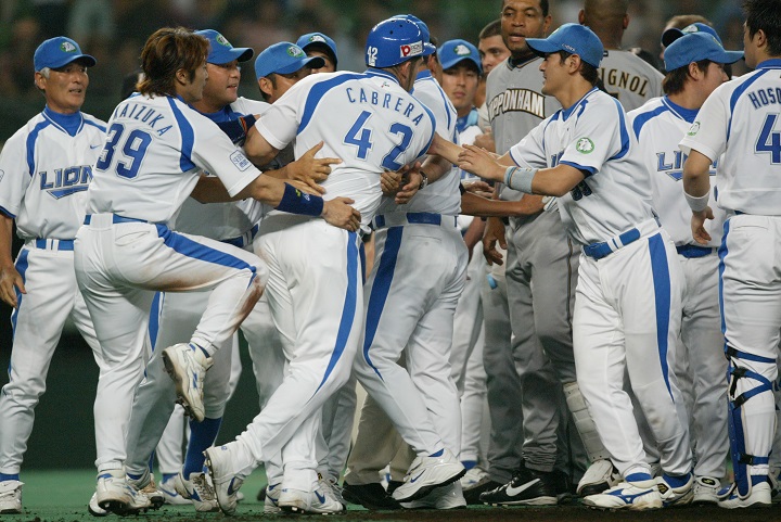 連勝を彩る西武エースの力投に助っ人の乱闘？【2004年8月13日】 | 野球