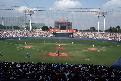 神宮球場の全席指定席化に思うこと | 野球コラム - 週刊ベースボールONLINE