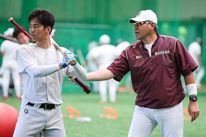 秋に完全優勝するために――早大ナインに「練習常善」を植え付ける小宮山悟監督