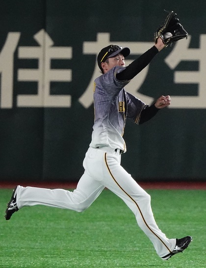 左中間、右中間の打球に対する一歩目を早くするためのコツは？／元ソフトバンク・柴原洋に聞く