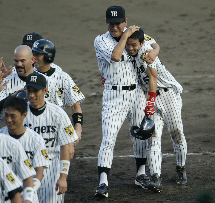 星野タイガースが歓喜のリーグ優勝！【2003年9月15日】 | 野球コラム - 週刊ベースボールONLINE