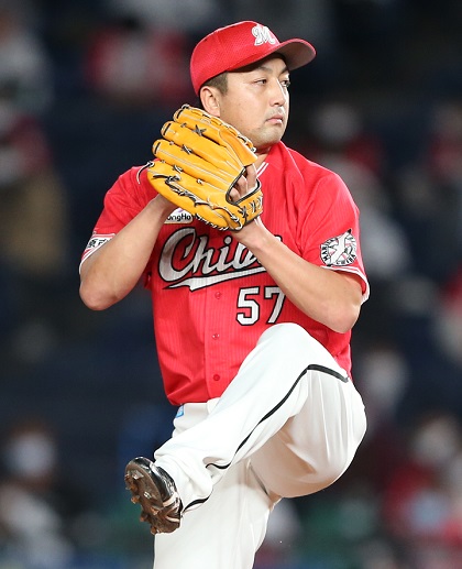 希少　巨人　澤村拓一投手　実使用グローブ　直筆サイン付き 澤村拓一投手のグラブの使い方 ミズノ（ルーキー）、アンダーアーマー