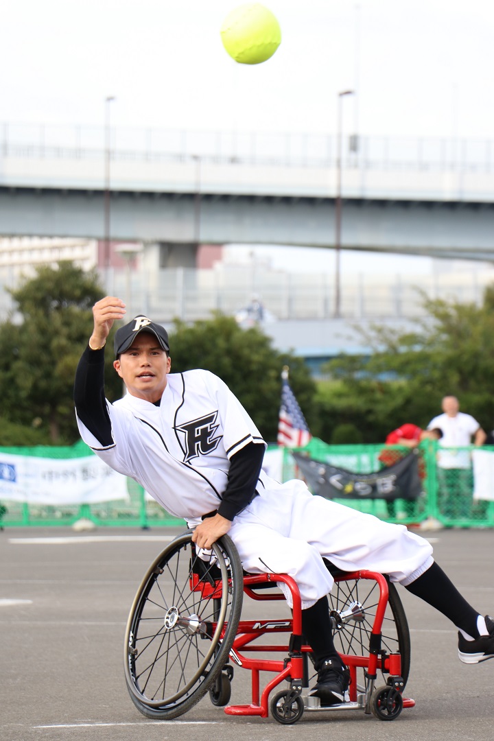 ROOKIES・市原隼人もサプライズ参戦！車椅子ソフトボールが示した