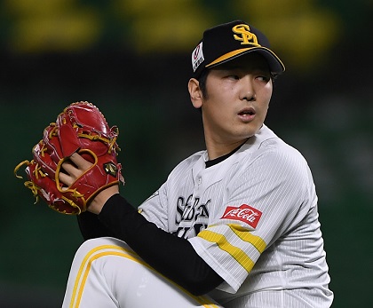 しのぐ デサントスパイクソフトバンク石川柊太 野球