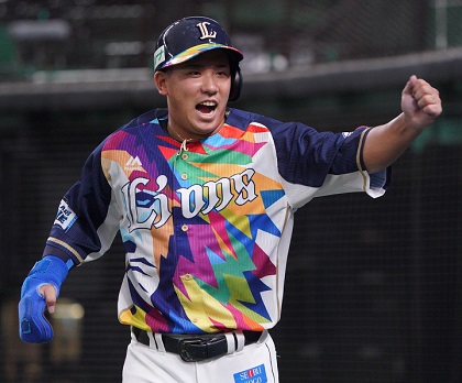 西武・呉念庭、愛斗“覚醒”の秘密。上本二軍コーチの選手を正しい道へ導く指導法とは？【前編】