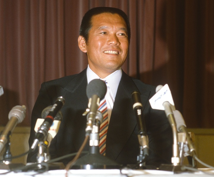 通算317勝 70 鈴木 啓示の監督時代、近鉄実使用グランドコート 通算317