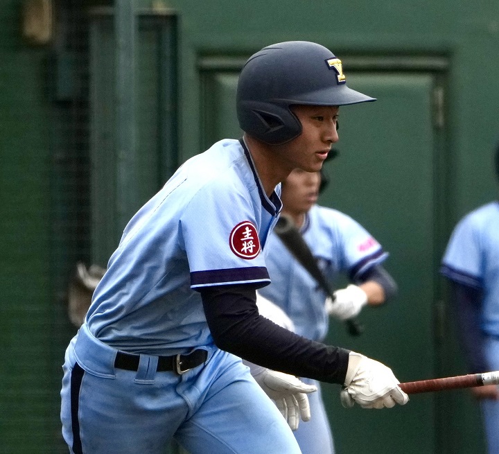 【高校野球】古豪復活へインパクト十分の春を過ごした横浜商高　“Y校の世界”をつくり上げた『青い稲妻』