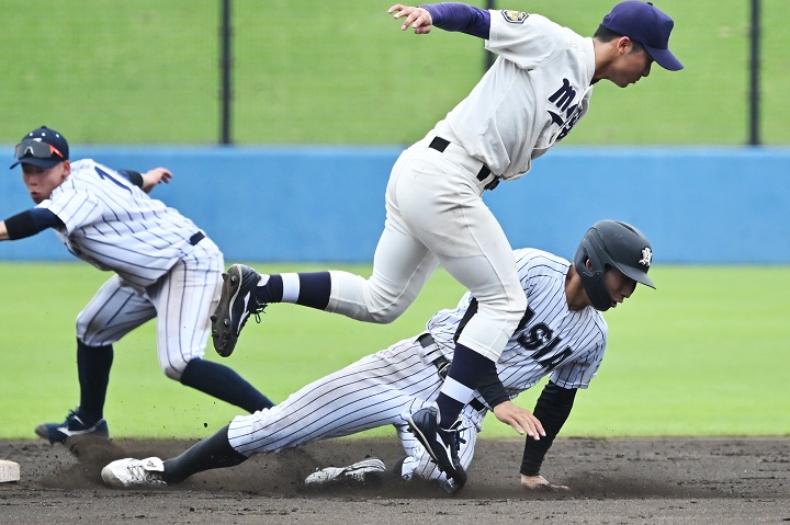 【大学野球】代表選考合宿中に激震が走った亜大　2人の代表候補は永遠のモットー「全力疾走」を貫く