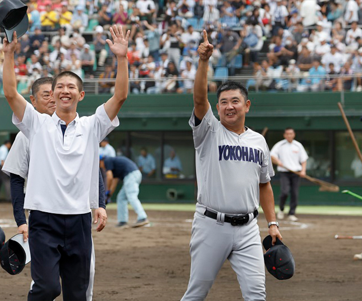 【高校野球】最後は経験の差…横浜がタイブレークで4点差を逆転し東海大相模を下して決勝へ