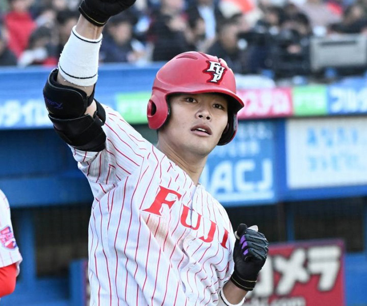 【大学野球】佐藤輝明を彷彿とさせる圧巻の弾道　ドライチ右腕から一発を放った富士大・麦谷祐介